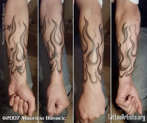 I envision something like this on Ronnies forearms! It would look awesome! Maybe some color??? Flames Arm Tattoo, Tattoo Fire, Flames Tattoo, Stile Pin Up, Flame Tattoo, Tattoo T, Tattoo Lion, Biker Tattoos, Flame Tattoos