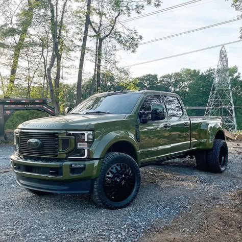 Nothing quite like a good #dually #F250 Old Dually Trucks, F450 Dually, F350 Dually Lifted, Ford F350 Dually, Ford F350 Super Duty Dually, Ford F450 Dually Lifted, F350 Dually, F250 6.0 Powerstroke, Ford Super Duty Trucks