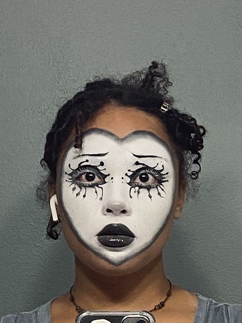 Pretty Mime Makeup, Clown Makeup Pierrot, Cute Black And White Clown Makeup, Mime Makeup Aesthetic, Mime Makeup Ideas, Victorian Clown Makeup, Clown Makeup Black Women, Mime Costume Makeup, Terrifier Makeup