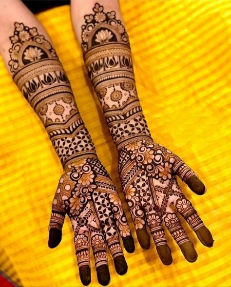 Kids Full Hand Mehndi Designs, Mendi Night, Mehendi Designs For Front Hand, Heavy Mehndi Designs, Traditional Mehandi, Full Hand Henna, Black Mehndi, Bride Mehndi, Normal Design