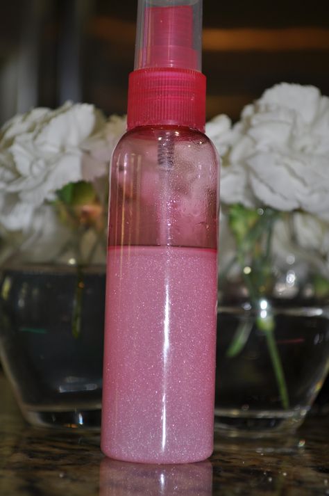 DIY Edible Glimmer Mist Diy Glitter Hair Spray, Diy Body Glitter Spray, Diy Glitter Spray, Diy Body Spray, Body Oil Diy, Business Vibes, Body Glitter Spray, Glitter Hair Spray, Shimmer Spray