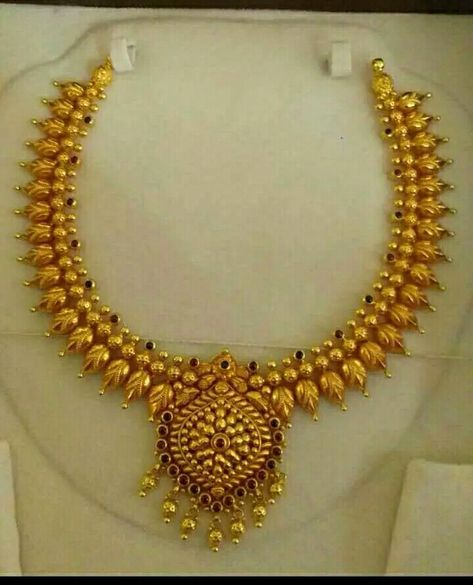 Gold Necklace 50 Grams, 20grams Gold Necklace Designs, Bride Jewelry Gold, Bridal Necklace Gold, Indian Gold Necklace Designs, Neck Pieces Jewelry, Gold Bridal Necklace, Antique Necklaces Design, Modern Gold Jewelry