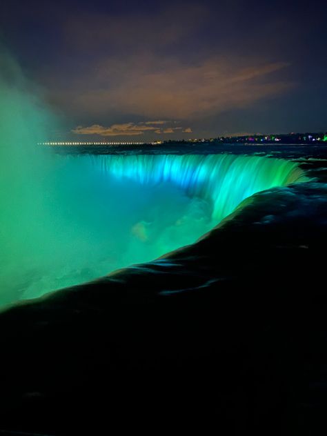 Nigra Falls Canada, Niagara Aesthetic, Niagara Falls Aesthetic, Canada At Night, Waterfall Niagara, Canada Niagra Falls, Niagara Falls At Night, Images Hello Kitty, Niagara Falls Canada