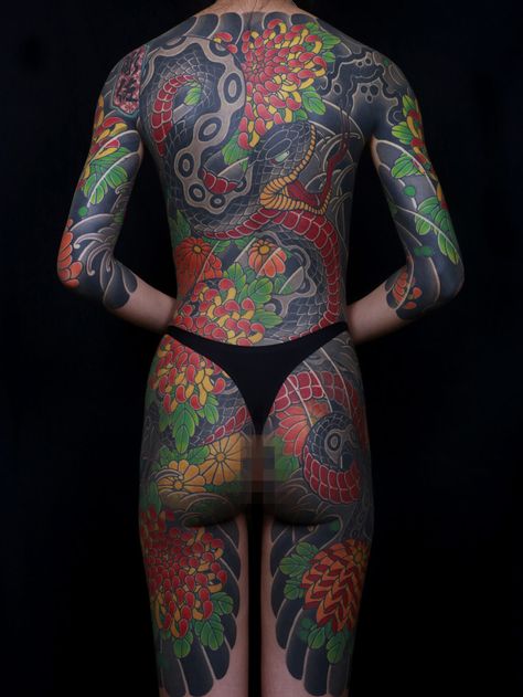 Tattoo by DiaoZuo, @diaozuo Japanese Woman Tattoo, Taiwanese Tattoo, Japanese Tattoo Artist, Traditional Japanese Tattoo, Traditional Japanese Tattoo Designs, Becoming A Tattoo Artist, Belly Tattoos, Yakuza Tattoo, Vietnam Art