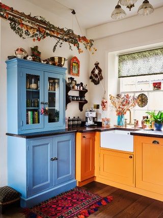 Maximalist Kitchen, Green Ottoman, Dreamy Kitchens, Oval Room Blue, Colourful Kitchen, Built In Banquette, Paint And Paper Library, Colour Story, Kitchen Company