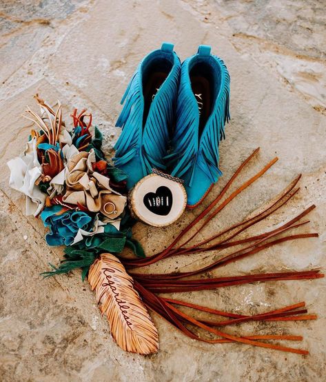 Boho County Wedding, Turquoise Boho Wedding, Western Boho Bridesmaid, Western Wedding Bouquets, Israelite Wedding, Western Wedding Flowers, Spring Western Wedding, Western Wedding Reception, Unique Flower Bouquet