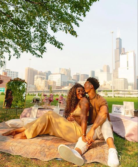 Complimentary Outfits For Couples, Complimentary Couple Outfits, Complimentary Outfits, Anniversary Fits, Lowkey Couple, Picnic Pics, Couples Picnic, Picnic Shoot, Picnic Photo Shoot