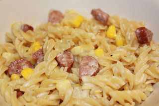 THE BUSY MOM CAFE: Fancy Hot Dogs (Hot Dog Goulash) Fancy Hotdogs, Stir Fry Using Ramen Noodles, Fancy Hot Dogs, Rotini Pasta Recipes, Goulash Recipe, Goulash Recipes, Hot Dog Recipes, Beef Casserole Recipes, Beef Casserole