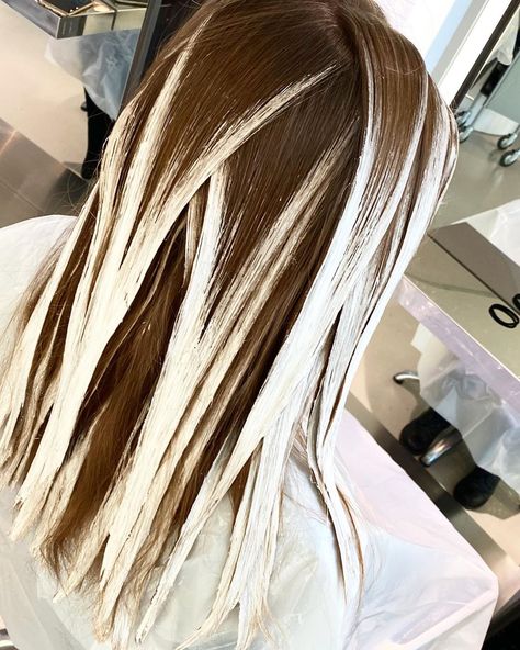 Balayage by Jack Howard™️ on Instagram: “And paint ... Section patterns and section sizes, how do you like em?  Big, small, tiny, delicate I like them every way but I always like…” Balayage Pattern, Jack Howard, Diy Ombre Hair, Diy Balayage, Balayage Hair Tutorial, Redken Hair Color, Balayage Technique, Redken Hair Products, Hair Color Formulas