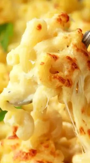 Air Fryer Super Cheesy Macaroni Recipe - Magic Skillet Air Fryer Mac And Cheese Recipes, Mac And Cheese Air Fryer Recipes, Air Fry Mac And Cheese, Mac And Cheese In Air Fryer, Mac And Cheese Recipe Air Fryer, Mac N Cheese Air Fryer, Air Fryer Macaroni And Cheese, Airfryer Mac And Cheese, Air Fryer Mac N Cheese