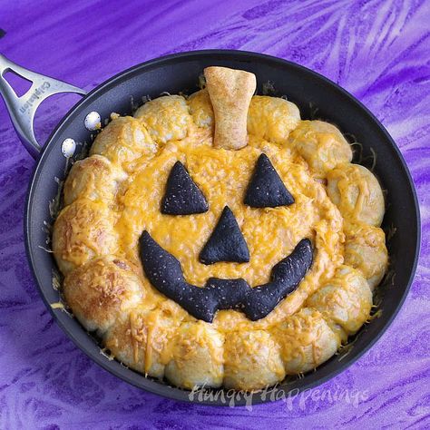 Skillet Buffalo Chicken Dip Jack-O-Lantern Skillet Dip, Pizza Puffs, Halloween Dip, Creepy Halloween Food, Halloween Food Appetizers, Hummus Dip, Taco Dip, Halloween Appetizers, Chicken Dip