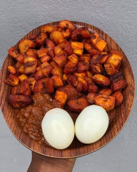 African Food Aethstetic, Ivorian Food, Nigeria Food, Ghana Food, Ghanaian Food, African Recipes Nigerian Food, Catering Food Displays, West African Food, Africa Food