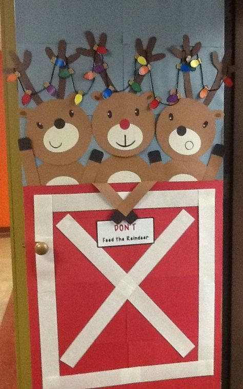 Joy of Learning: Make Your Classroom Door Look Inviting This Winter!! Reindeer Stable, Holiday Classroom Doors, Winter Classroom Door, Halloween Diy Door, Diy Door Decor, Door Decorations Classroom Christmas, Holiday Door Decorations, Christmas Door Decorating Contest, Christmas Classroom Door