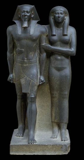 Ancient Egyptian Statues, Egypt Museum, Istoria Artei, His Queen, Egyptian Artifacts, Ancient Egypt Art, Egypt History, Egypt Art, Egyptian History