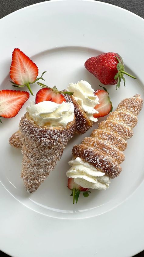 Strawberry horns 🍓🍓🍓 . . Yes it’s shop bought puff pastry time again 🤣I am obsessed with the easy desserts that can be created with puff pastry. . . I also made my own cones with ice cream cone and tin foil instead of buying metal ones for wrapping the pastry. I really do not need anymore baking moulds/utensils 🤪 I am so excited as it works 🤗🤗🤗 . . Hope you get inspired by this 😍 have a great weekend everyone! . . #baking #bakingrecipes #cakestagram #cakegram #cakeinspo #desserts #insta Puff Pastry Horns, Pastry Horns, Cream Horn Molds, Cream Horns, Pastry Shells, Tin Foil, Puff Pastry Recipes, Cake Lover, Pastry Shop