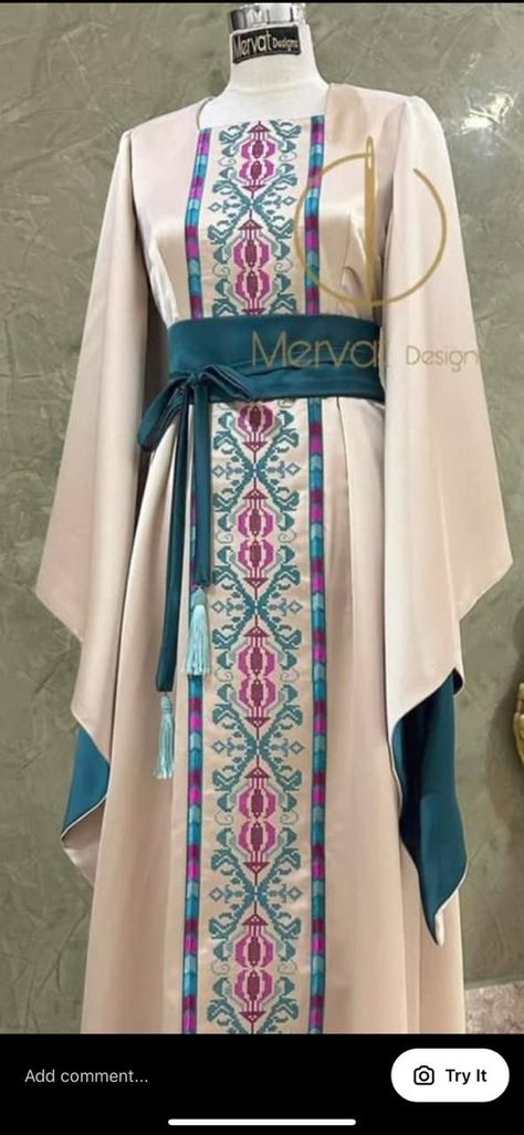 Tatreez Dress, Abaya Fits, Middle East Fashion, Glamorous Wedding Dresses, Baby Decor Diy, Ukrainian Clothing, Afghan Dresses, Queen Dress, Embroidery Motifs