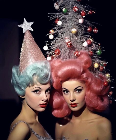 Kitsch Christmas Diy, Chaos Dreamland, Robots And Humans, Christmas Crowns, Disco Room, Glamour Christmas, Camp Christmas, Christmas Fashion Photography, Glamour Gals