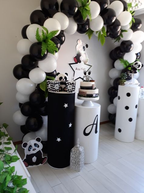 Panda Theme Baby Shower Ideas, Decor Ultah, Panda Baby Shower Theme, Panda Birthday Theme, Panda Themed Party, Shower Background, Panda Baby Showers, Panda Theme, Cake Smash Theme