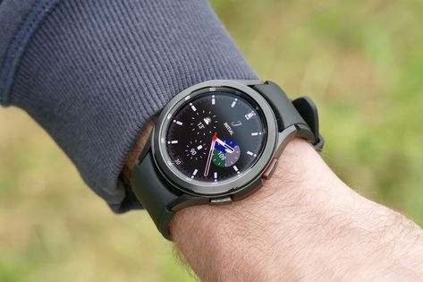 The Samsung Galaxy Watch 4 is the best smartwatch from the company in the market right now, but here are other options as well. Galaxy Smartwatch, Samsung Galaxy Watch 4, Galaxy Watch 5, Samsung Smart Watch, Smart Watch Android, Big Battery, Dell Xps, Samsung Device, Samsung Galaxy Watch