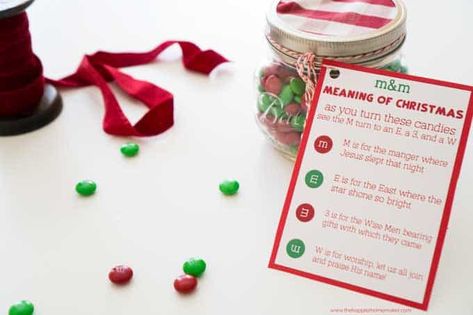 M&M Christmas Poem Printable & Gift - The Happier Homemaker M M Christmas Poem, Christmas Gift Poem, Christmas Poem, Edible Christmas Gifts, Homemade Holiday Gifts, Kid Christmas, Christmas Neighbor, Easter Gift Tag, Neighbor Christmas Gifts