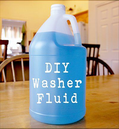 windshield washer fluid Homemade Windshield Washer Fluid, Rubbing Alcohol Uses, Windshield Washer Fluid, Homemade Cleaning Products, Diy Cleaners, Cleaning Recipes, Cleaners Homemade, Diy Household, Diy Homemade