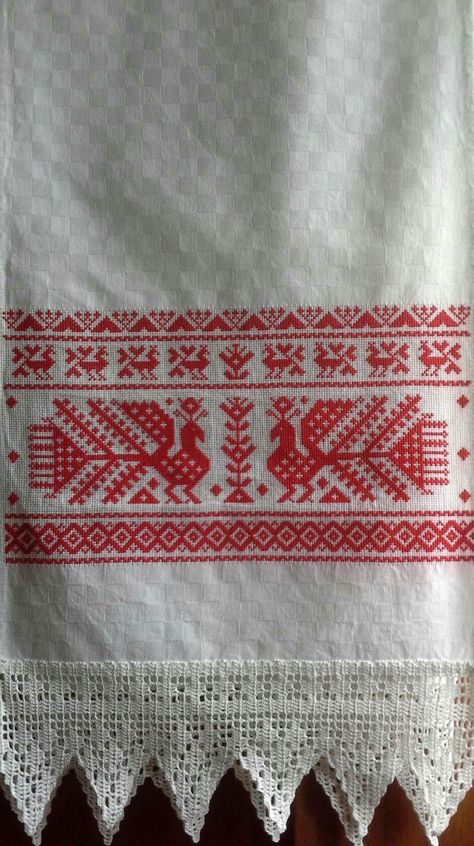 Russian Folk Embroidery, Russian Embroidery Patterns, Slavic Pattern, Slavic Embroidery, Russian Cross Stitch, Peacock Mehndi Designs, Russian Embroidery, Winter Embroidery, Cross Stitch Geometric