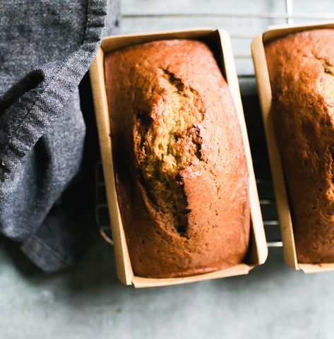 Ultimate Sourdough Banana Bread (so soft, sweet & scrumptious!) | theclevercarrot.com #sourdough #sourdoughbananabread #sourdoughstarter #sourdoughbread Sourdough Banana Bread, Sourdough Banana, The Clever Carrot, Clever Carrot, Sourdough Starter Discard Recipe, Sourdough Starter Recipe, Breakfast Goodies, Bread Baker, Sourdough Baking