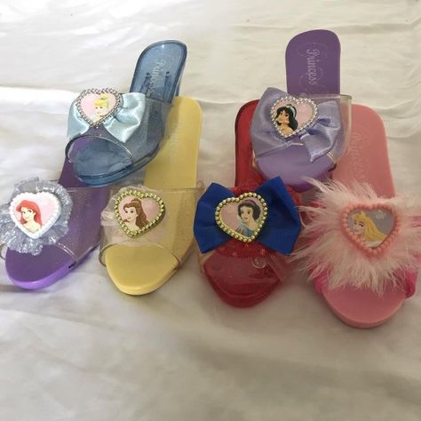 childhood nostalgia Growing Up In The 2000s, 2000s Childhood Memories, 2000s Toys, Princess Heels, Childhood Core, 2000s Childhood, Childhood Aesthetic, Nostalgia 2000s, 2000s Baby