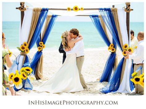 Sunflower beach wedding photo Beach Sunflower, Beach Wedding Decorations Reception, Sunflower Themed Wedding, Raleigh Wedding, Beach Wedding Photos, Wedding Photography Studio, Beach Destination Wedding, Laser Cut Wedding Invitations, Yellow Wedding