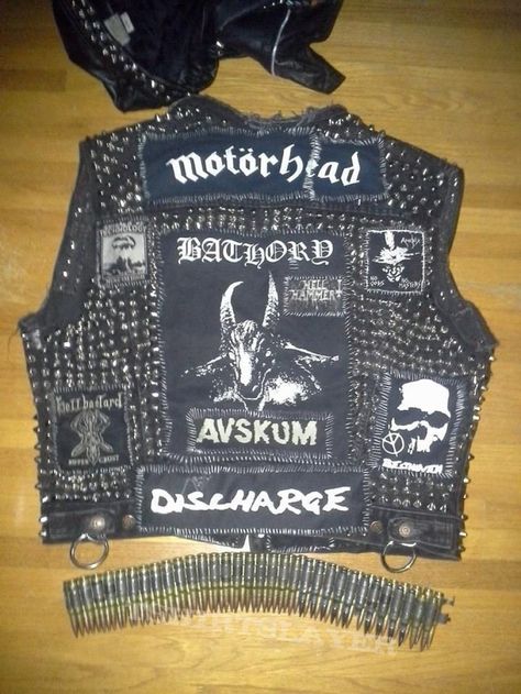 Battle Jacket!!! Vest With Patches, Bullet Belt, Punk Vest, Battle Vest, Combat Jacket, Vest Patches, Heavy Metal Fashion, Punk Culture, Crust Punk