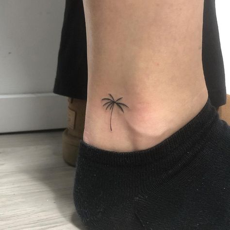 Palm Tree Tattoo Ideas, Palm Tree Tattoos, Tree Tattoo Ankle, Tree Tattoo Ideas, Palm Tree Tattoo Ankle, Tree Sleeve Tattoo, Beachy Tattoos, Tree Tattoo Back, Cream Tattoo