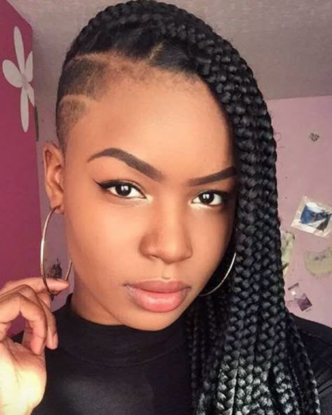 Box Braids Men, Braided Mohawk Hairstyles, Cabello Afro Natural, Braids With Shaved Sides, Shaved Side, Blonde Box Braids, Shaved Side Hairstyles, Jumbo Box Braids, Mohawk Braid