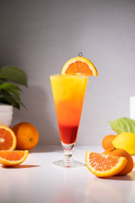 Garibaldi (Campari and Orange) Recipe - Moody Mixologist Campari Drinks, Homemade Orange Juice, Chill Lounge, Mandarin Juice, Orange Juice Cocktails, Orange Juice Drinks, Orange Juice Recipes, Campari And Soda, Limoncello Cocktails