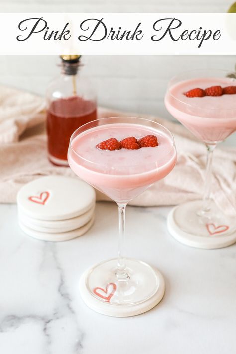 Pink drink recipe, Valentine's Day drink Galentine Drink, Wedding Table Settings Pink, Pink Mermaid Wedding Dress, Summer Drink Recipes Nonalcoholic, Alcoholic Holiday Drinks, Mule Drink Recipes, Valentines Drinks Alcoholic, Wedding Rings Pink, Pink Drink Recipe