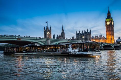 Fancy a trip on the Thames? Better still, perhaps, one with a nice meal and live music included? Or maybe a romantic evening meal, while also having the chance to enjoy the amazing lights that illuminate our capital’s riverside? #cruise #rivercruise #bateauxlondon #london #meal #dinner #food #entertainment #prosecco #experience #londonexperience #thamesexperience #riverthames London Lunch, London Dinner, Boat Restaurant, Thames River, Dinner Cruise, Helicopter Tour, River Thames, Live Entertainment, London Eye