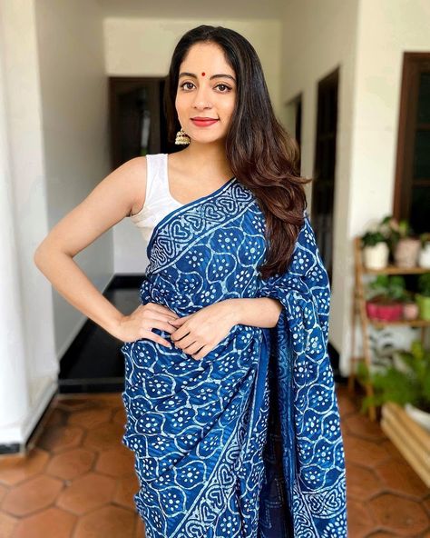 Ishaani Krishna In Saree, Ishaani Krishna, Saree Style, Fashionable Saree Blouse Designs, Jewelry Simple, Indian Aesthetic, Beautiful Women Over 40, Long Hair Girl, Designs For Dresses