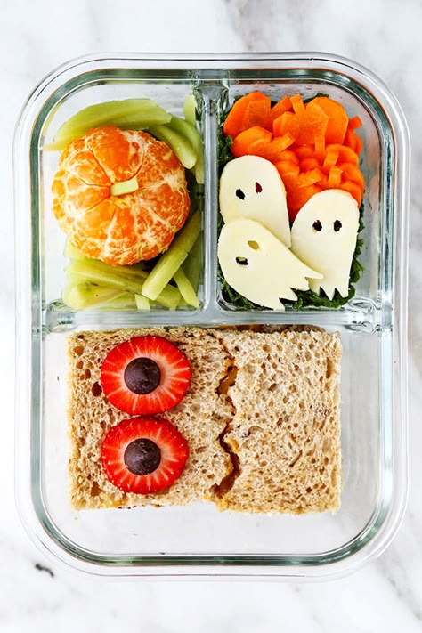 Halloween Themed School Lunches, Halloween Bento Lunch, Toddler Halloween Lunch Ideas, Halloween Kids Lunch Ideas For School, Halloween Packed Lunch, Fall Lunches For Kids, Halloween School Lunches For Kids, Fun Bento Box Lunch For Kids, Halloween Kids Lunch Ideas