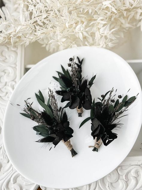 Black Gothic Wedding Boutonniere Dried Flower Goth Grooms - Etsy Black Boutineer Ideas, All Black Wedding Bouquet, Black Wedding Arch Draping, Dark Wedding Boutonniere, Dark Green Eucalyptus Wedding, Black Rose Boutonniere, Black Flower Wedding Bouquet, Witchy Western Wedding, Simple Goth Wedding