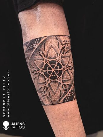 Mandala Band Tattoo Design, Virat Kohli Tattoo, Geometric Tattoo Hand, Tattoo Armband, Arm Cover Up Tattoos, Leg Band Tattoos, Camera Tattoo Design, Band Tattoos For Men, 2023 Tattoo