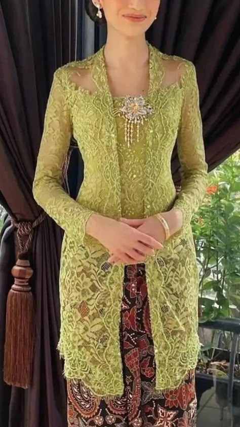 Motif batik Kebaya Outfit, Kebaya Brukat, Model Dress Kebaya, Kebaya Wedding, Kebaya Modern Dress, Modern Kebaya, Kebaya Brokat, Batik Kebaya, Kebaya Dress