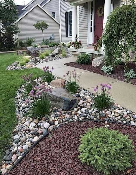 Front Yard Flowers, Landscape House, Front Yards Curb Appeal, Court Yard, Small Front Yard Landscaping, Rock Garden Design, Front Yard Design, Beach Stuff, Front Landscaping