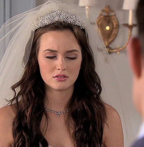 Blair Waldorf Makeup, Blair Waldorf Wedding, Gossip Girl Icons, Gossip Girl Vibes, Blair Waldorf Aesthetic, Ball Makeup, Blair Waldorf Style, Gossip Girl Aesthetic, Gossip Girl Outfits