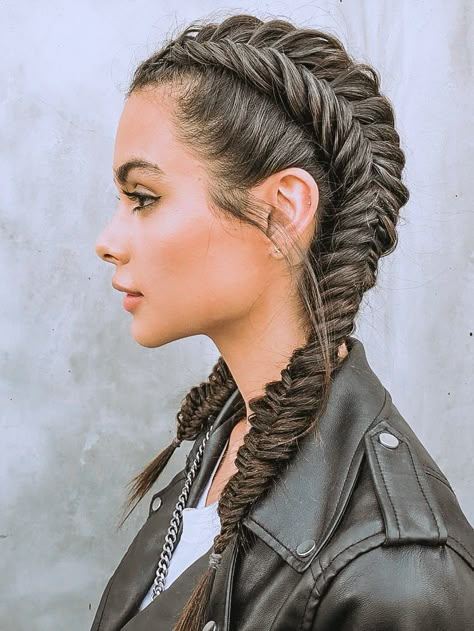 Worrier Hairstyles, Beach Hairstyles For Long Hair, Rave Hair, Peinados Fáciles Para Cabello Corto, Braids Hairstyles Pictures, Hair Stylies, Pretty Braided Hairstyles, Braids For Long Hair, Cornrow Hairstyles