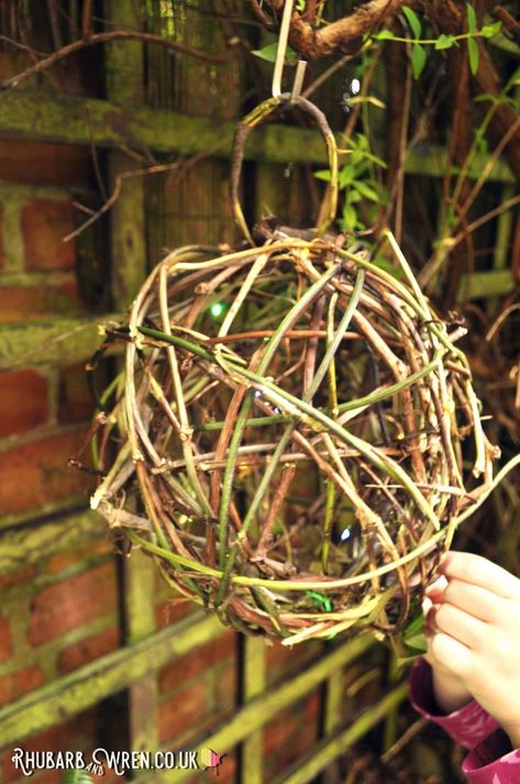 Twig Balls Diy, Twig Baskets Diy, Twig Balls Decoration, Willow Vine Lights, Twig Lamp Shade, Grapevine Orbs, Curly Twigs Willow Branches, Diy Twine Orbs, Twigs Diy