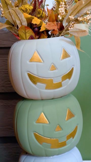 Plastic Pumpkin Stack, Easy Halloween Decorations Diy Simple, 3 Plastic Pumpkins Stacked Diy, Plastic Pumpkin Bucket Makeover, Plastic Pumpkin Bucket Crafts Diy, Plastic Pumpkin Crafts Diy, Stacked Plastic Pumpkins Diy, Plastic Pumpkin Bucket Crafts, Pumpkin Pail Decor