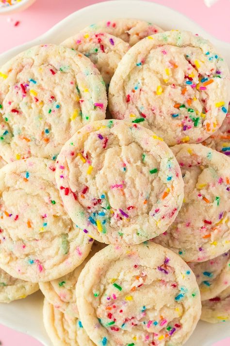 Homemade Funfetti Confetti Sugar Cookies Recipe with Rainbow Funfetti Cutout Cookies, Crumbl Confetti Cookies, Easy Sprinkle Cookies, Funfetti Christmas Cookies, Confetti Sugar Cookies, Sugar Cookie Recipe Sprinkles, Rainbow Chip Cookies, Holiday Sprinkle Cookies, Kids Favorite Cookies