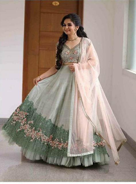 Wedding Evening Dress Kerala, Bridal Hairstyles Long Hair, Womens Gown, Engagement Dress For Groom, Christian Weddings, Function Dress, Hairstyles Long Hair, Marriage Function, Function Dresses