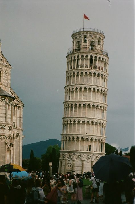 Pisa, Italy #Europe #Pisa #Italy #Italia #EuropeanSummer #Portra400 Europe 2024, Pisa Italy, Tower Of Pisa, Senior Trip, Portra 400, European Summer, Leaning Tower, Leaning Tower Of Pisa, Pisa