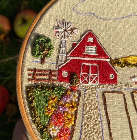 Farm Embroidery Patterns, Gingerbread House Snow, Hexie Projects, Farm Embroidery, Embroidery By Hand, Hand Embroidery Projects, Needle Crafts, Sewing Needle, Modern Embroidery