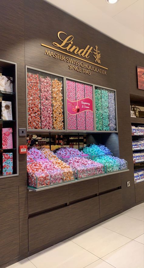 Fairy Apothecary, Candy Museum, Chocolate Store Design, Jelly Store, Candy Store Display, Store Names Ideas, Chocolate Store, Candy Room, Chocolate Stores